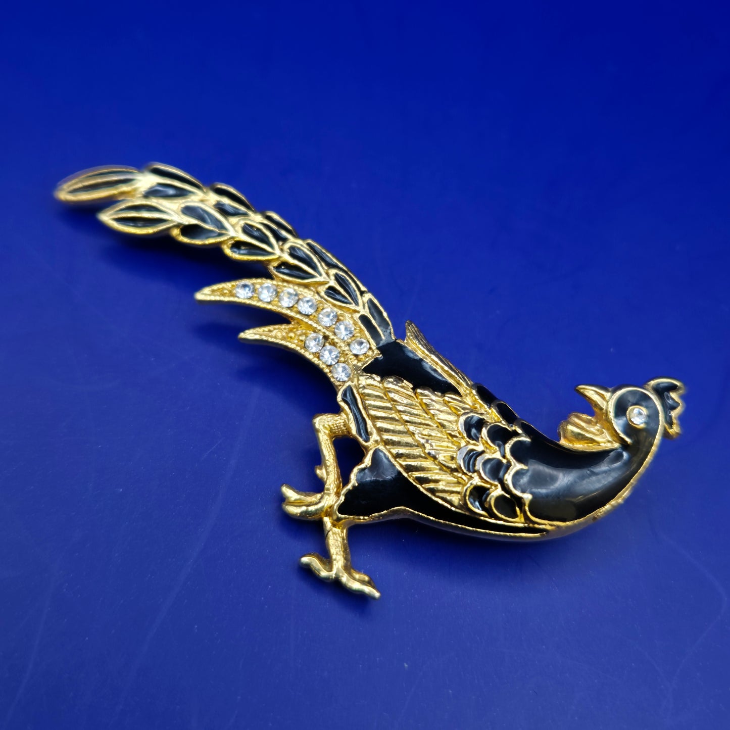 Elegante Fasanen Brosche in Gold und Schwarz – Vintage Stil Damen Schmuck