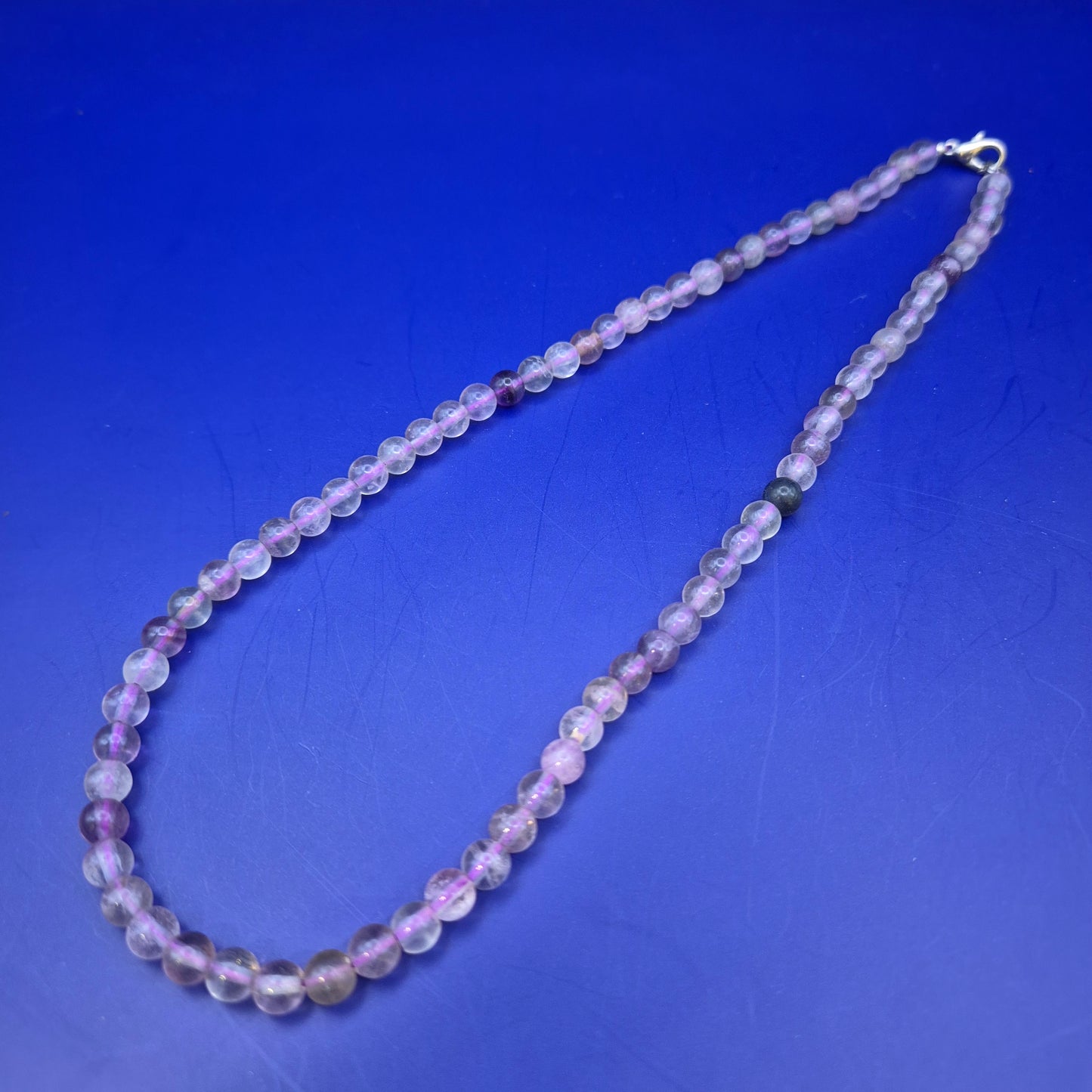 Elegante Fluorit Damen Kette – Sanfte Violetttöne für jeden Anlass