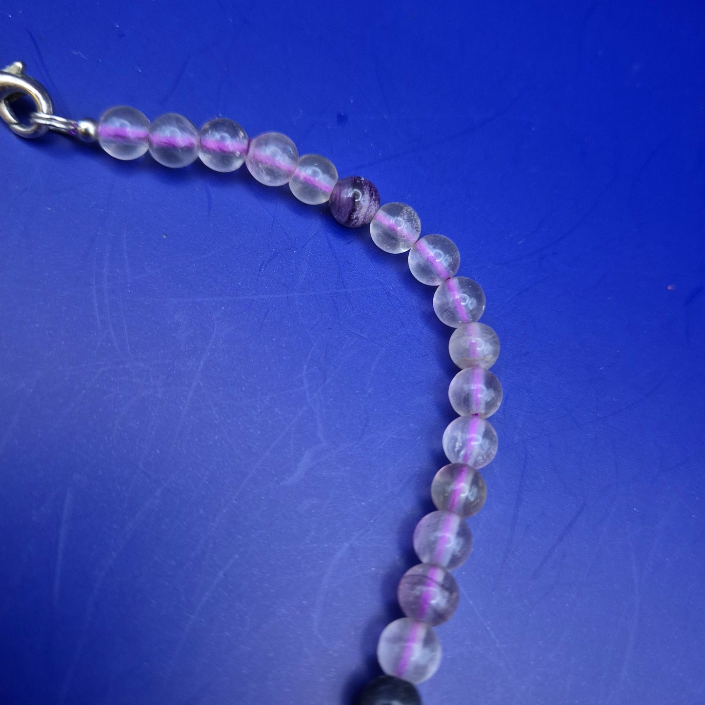 Elegante Fluorit Damen Kette – Sanfte Violetttöne für jeden Anlass
