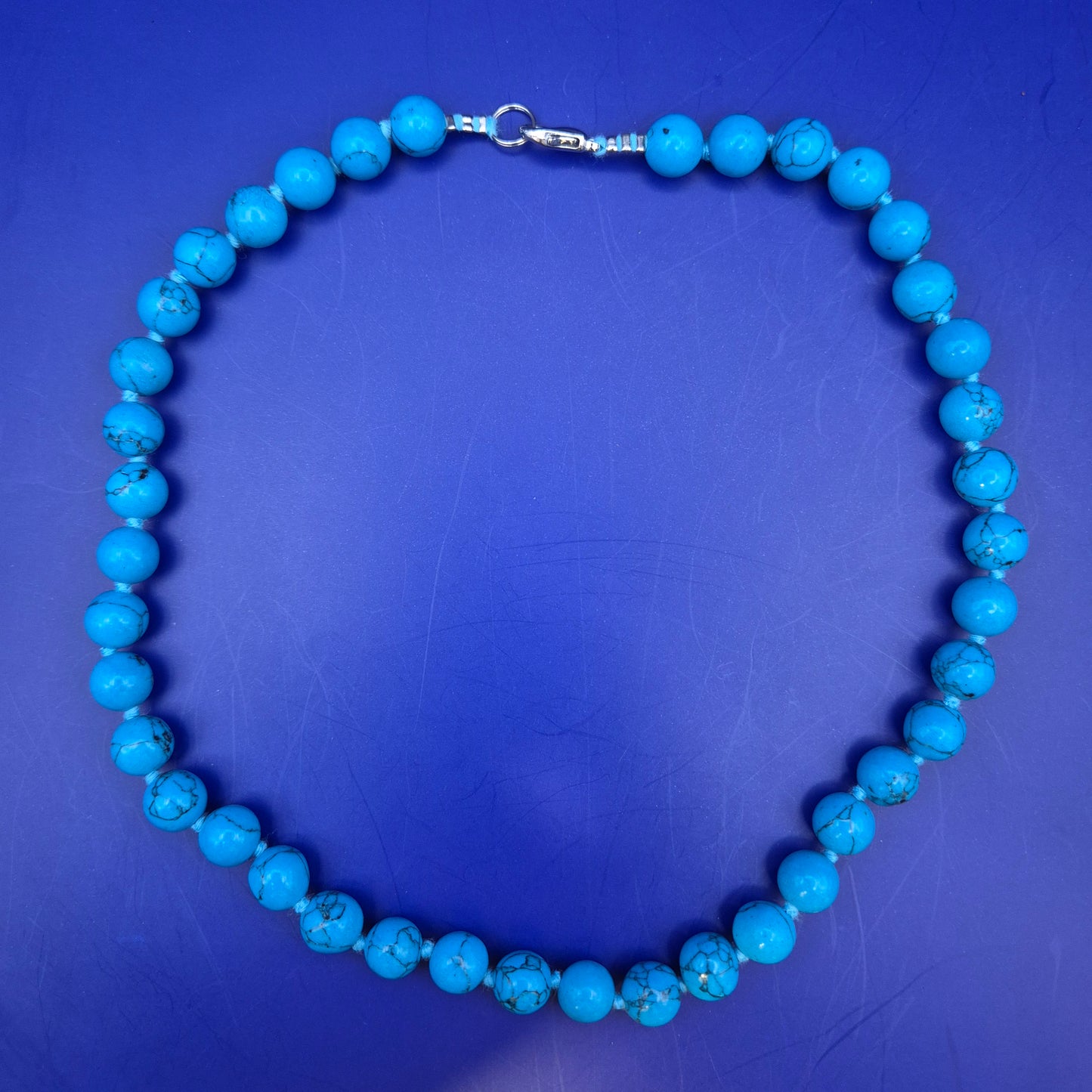 Stilvolle Türkis Stein Kette – Kräftiges Blau mit Natürlicher Maserung