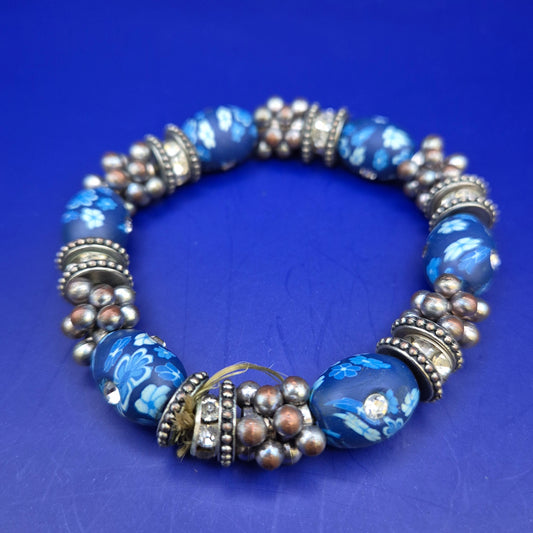 Blaues Polymer Clay Blumen Armband – Modischer Arm Schmuck