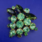Vintage Modeschmuck Brosche in Grün – Elegantes Blätter und Trauben Design