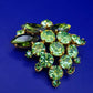 Vintage Modeschmuck Brosche in Grün – Elegantes Blätter und Trauben Design