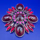 Prachtvolle Vintage Blüten Brosche – Dunkelrote Cabochons & Strass