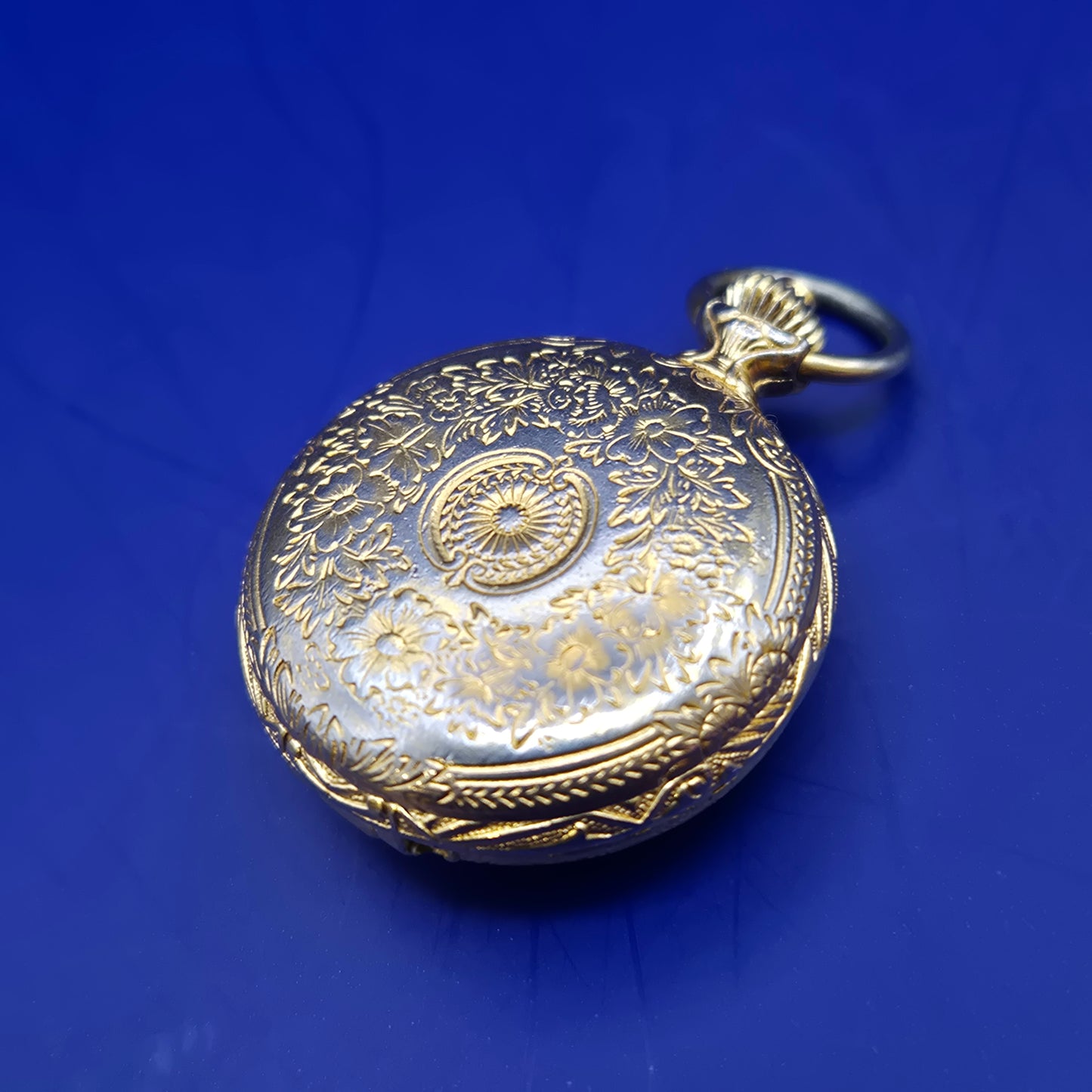 Edle Sonette Swiss Taschen Uhr – Elegantes Skelett Design mit Relief