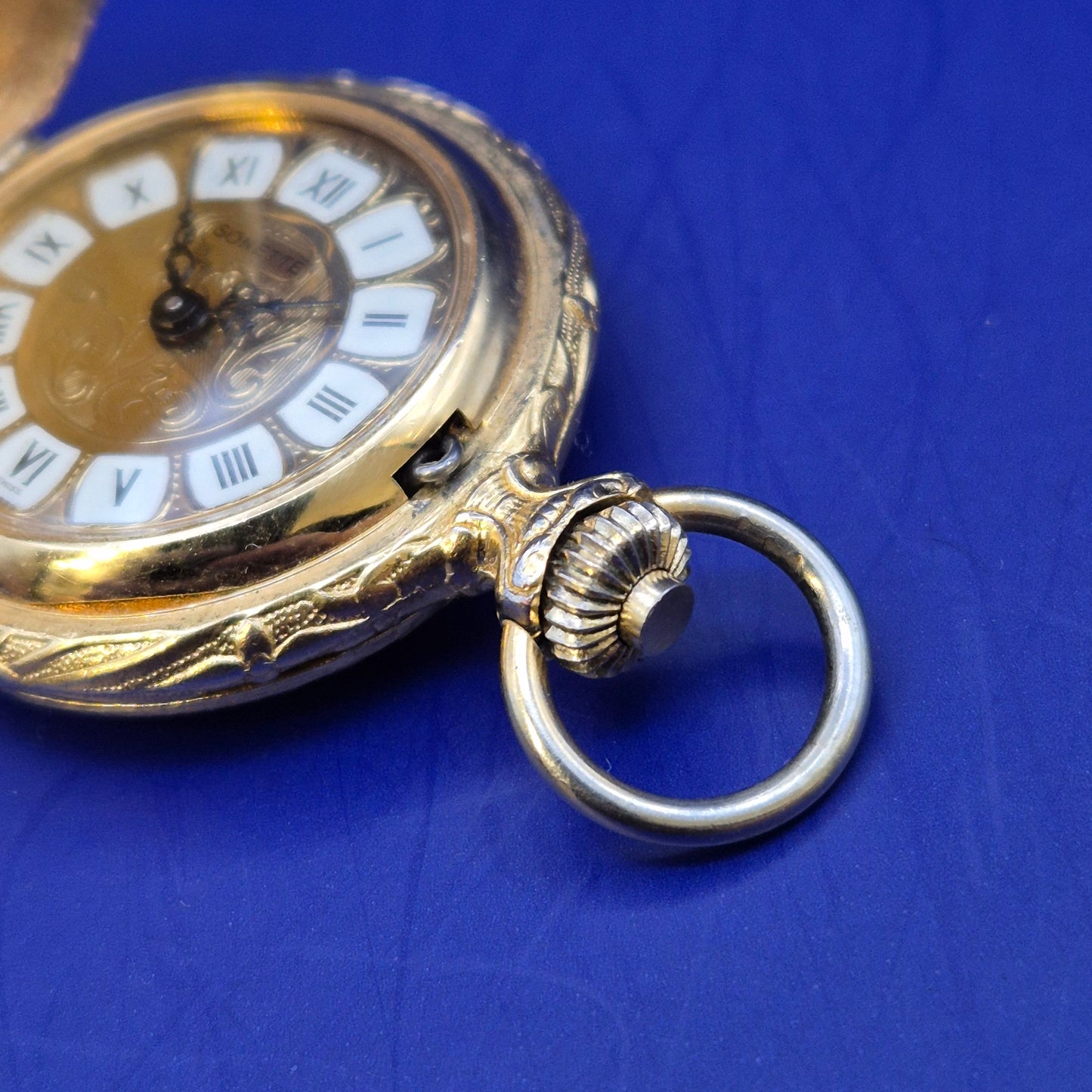 Edle Sonette Swiss Taschen Uhr – Elegantes Skelett Design mit Relief