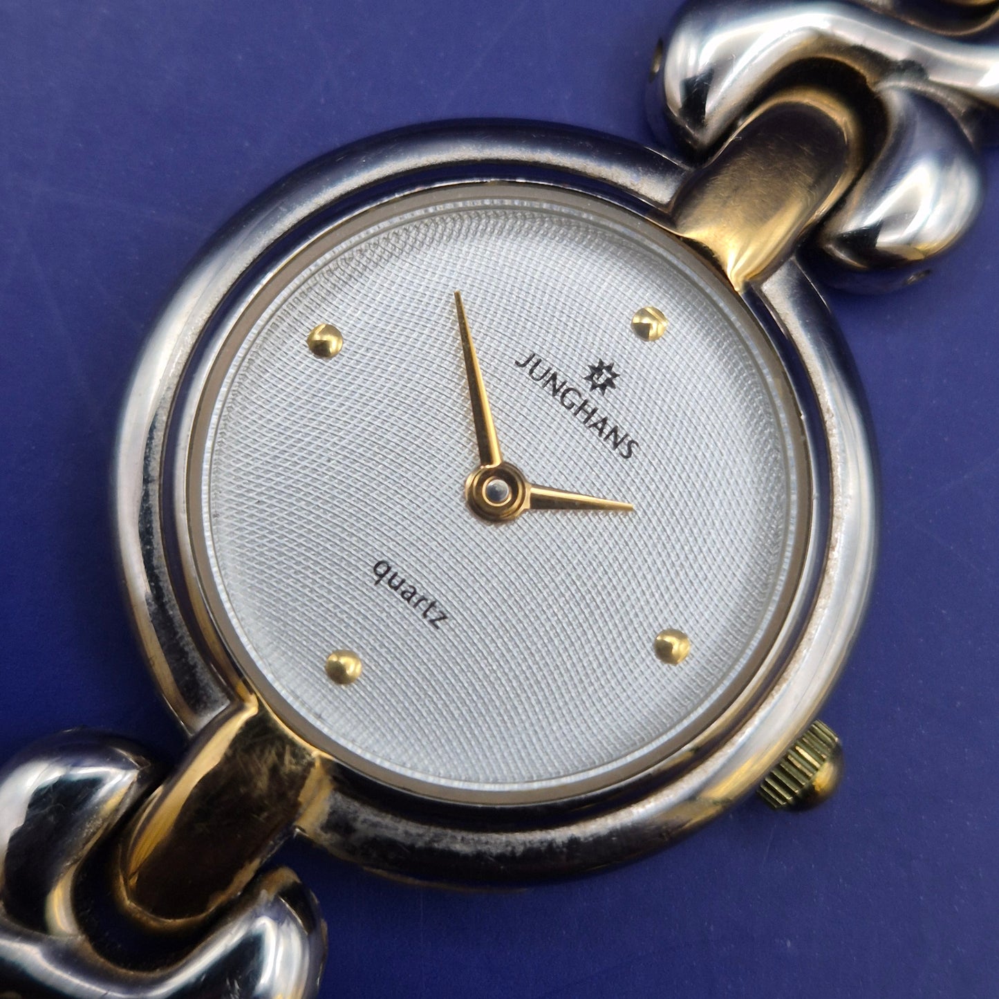 Elegante Junghans Bicolor Damen Uhr – Klassisches Design mit Gliederarmband