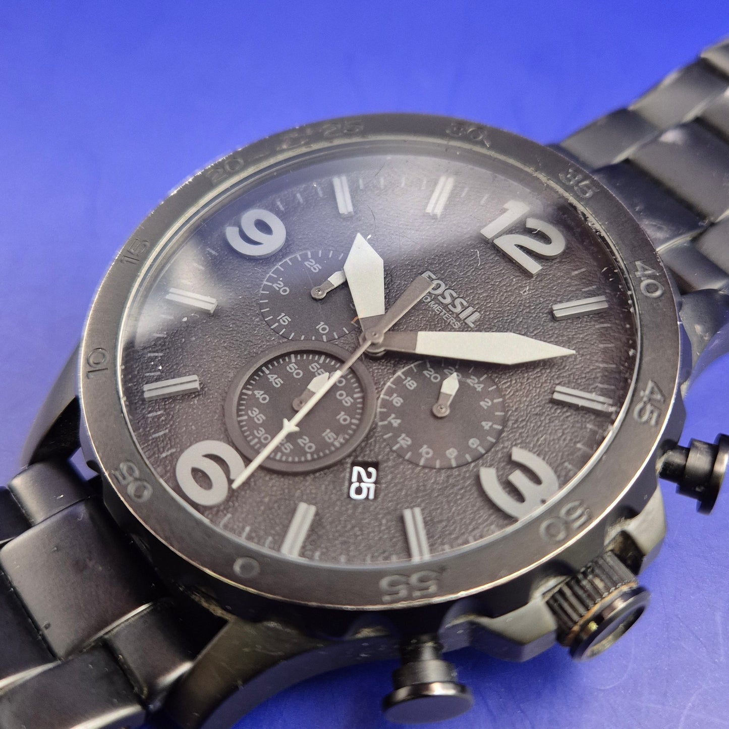 Markante Fossil Nate Herren Uhr – Schwarzer Chronograph im XL-Design