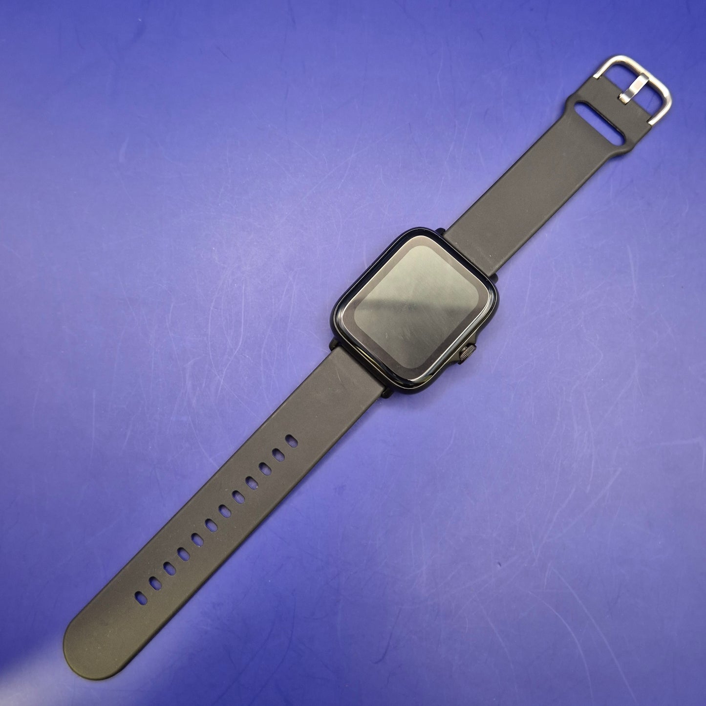 Moderne Smart Watch in Schwarz – Sportliche Unisex Uhr mit Silikonarmband