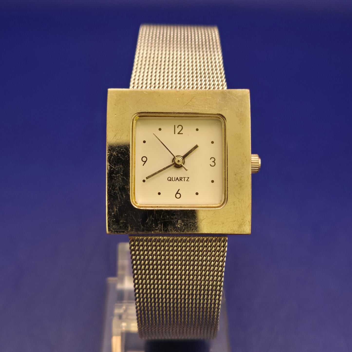 Elegante Yves Rocher Damen Uhr – Quadratisches Design mit Mesh-Armband