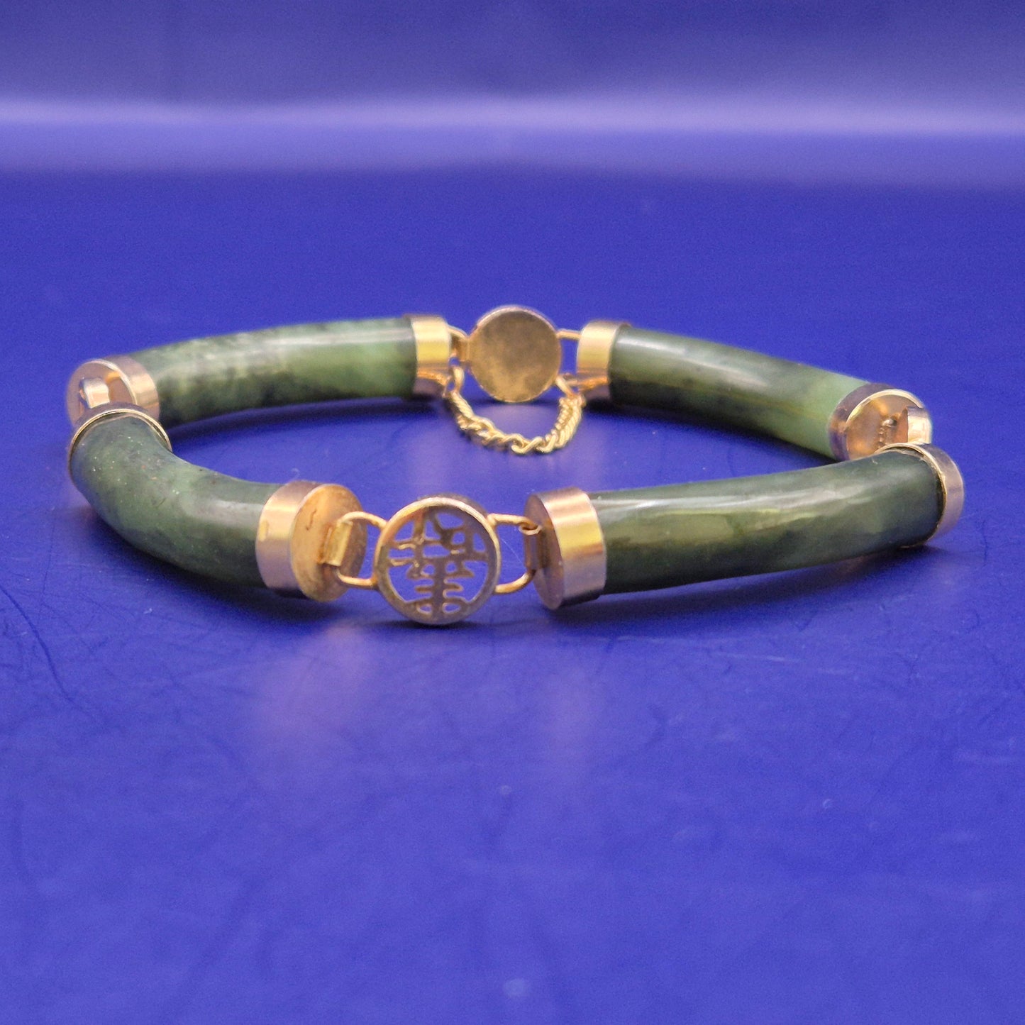 Elegantes Jade Damen Armband – Traditionelles Design mit China-Schriftzeichen
