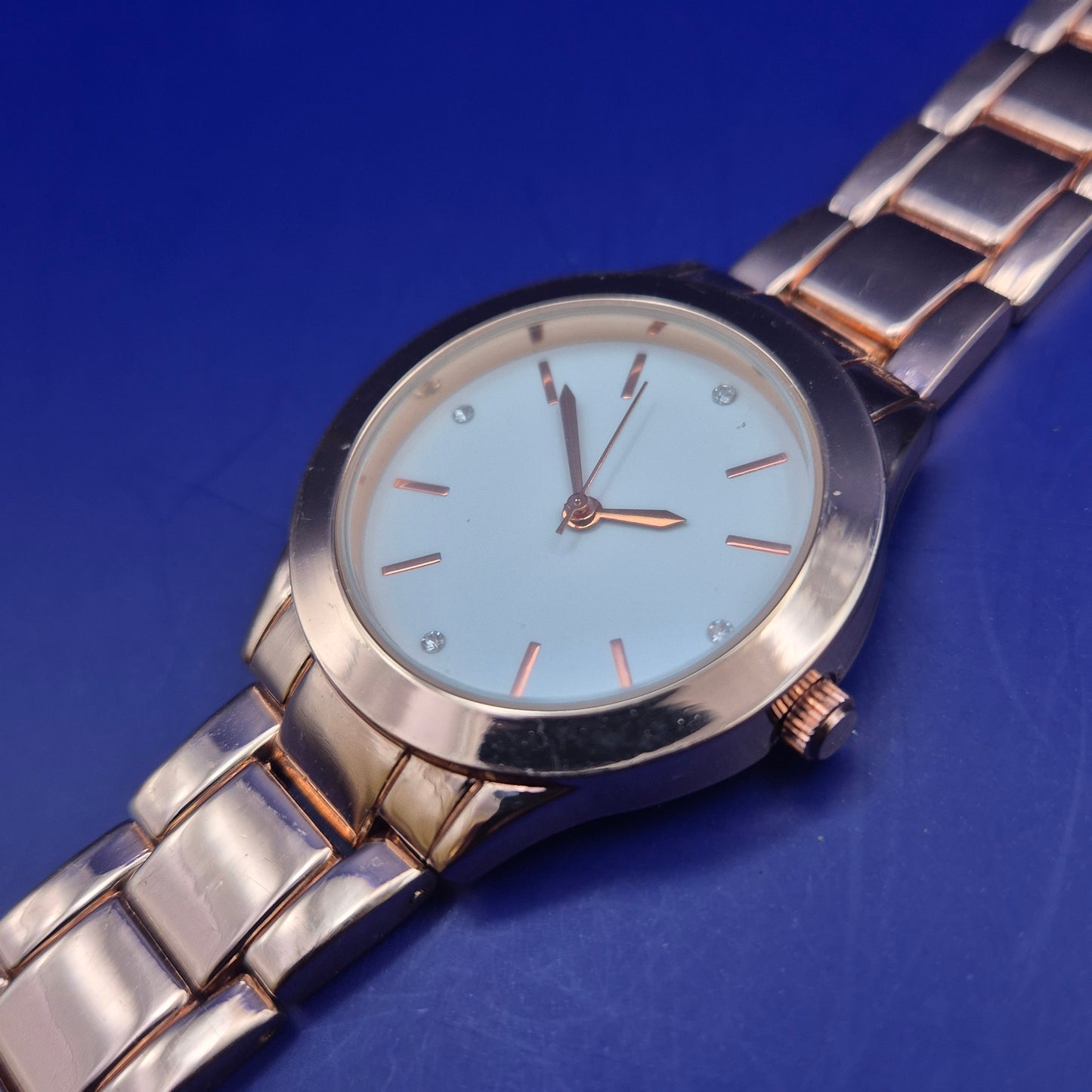 Elegante LDADPR Damen Uhr – Modernes Design in Roségold Optik