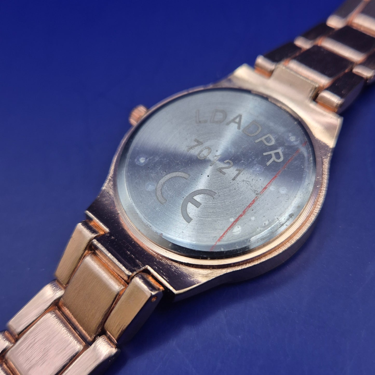 Elegante LDADPR Damen Uhr – Modernes Design in Roségold Optik