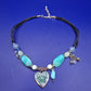 Stilvolle Damen Kette mit Herz Anhänger und Perlen im Boho Look