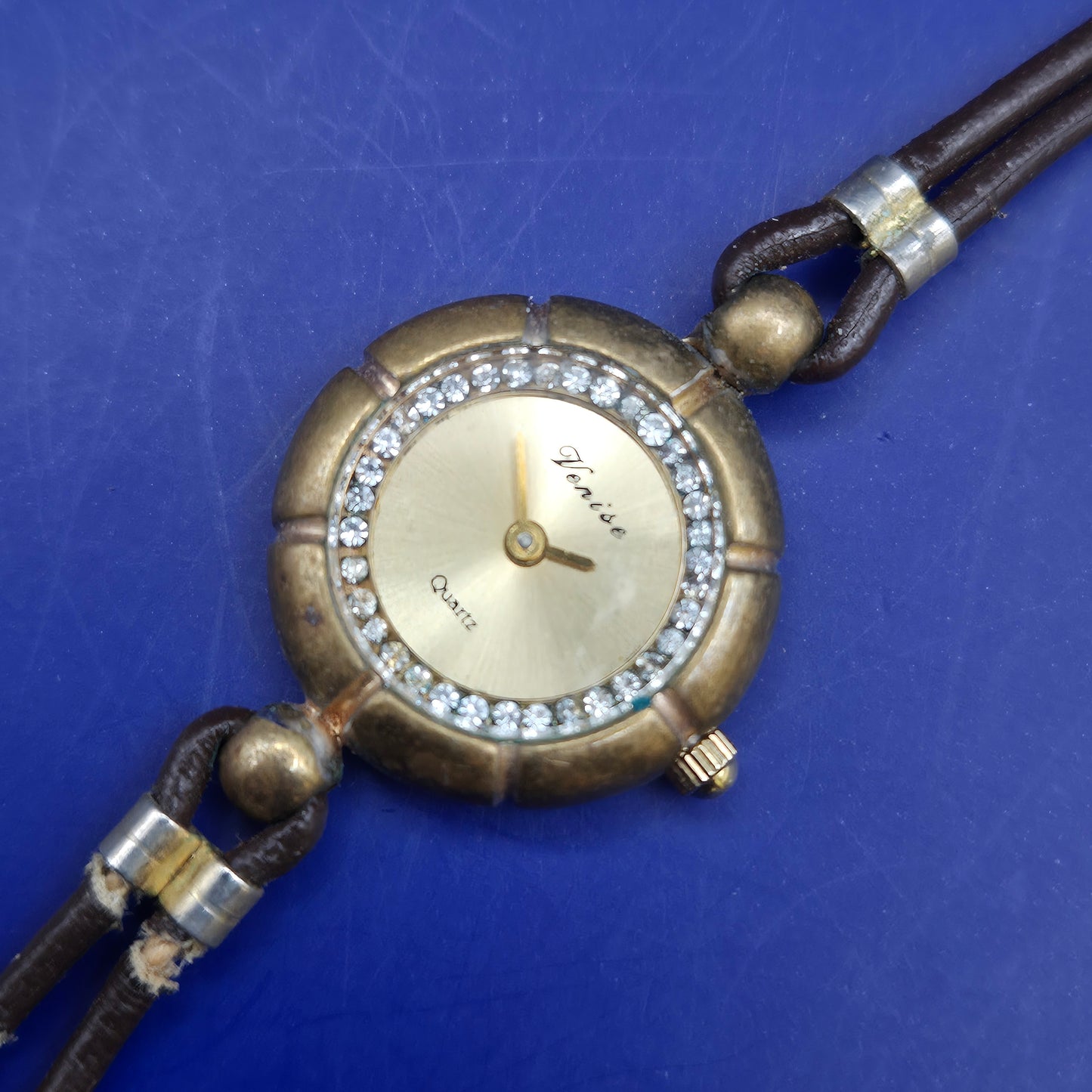 Elegante Venise Damen Uhr – Klassischer Vintage-Stil mit Lederband
