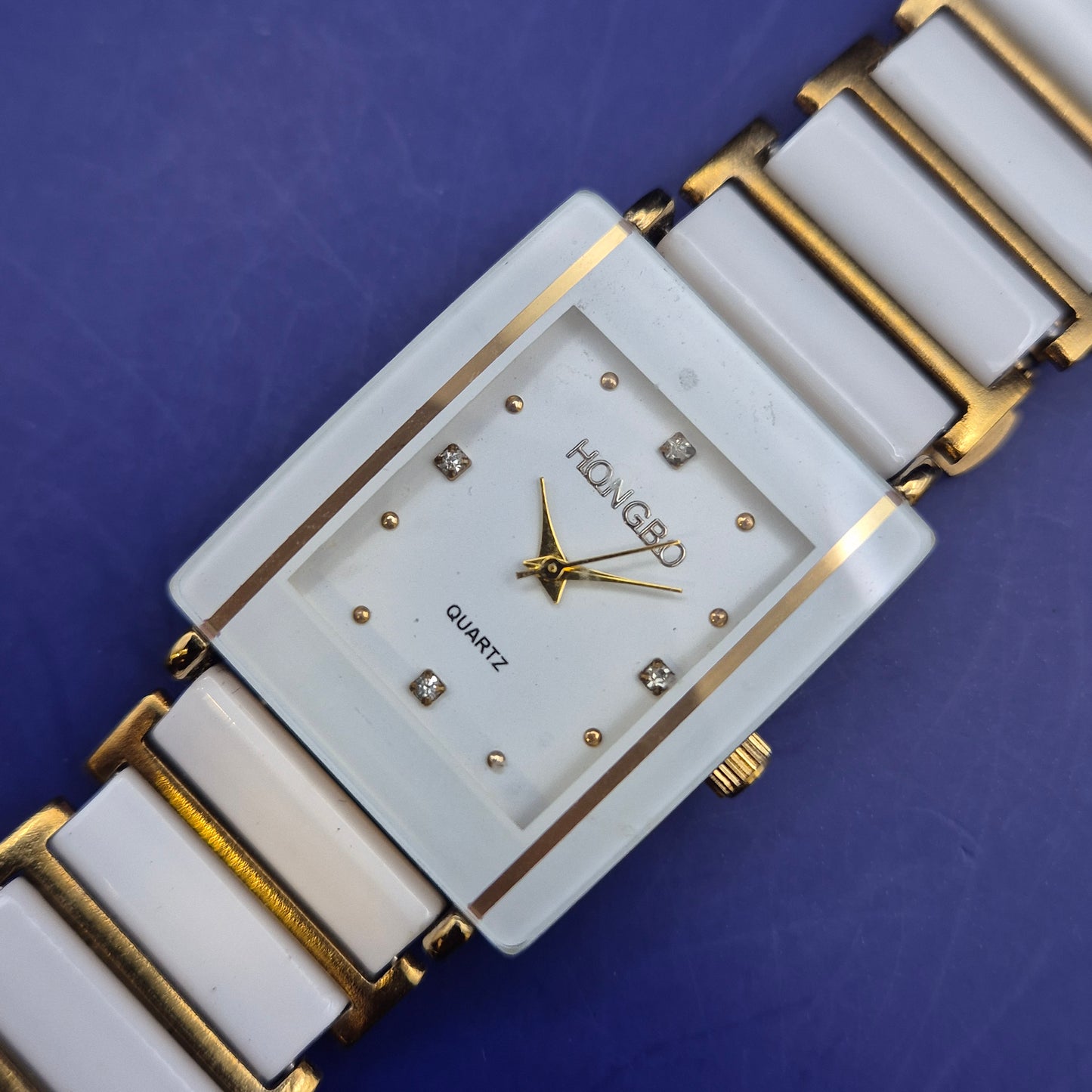 Elegante Hongbo Damen Uhr – Weißes Keramik Design mit Gold