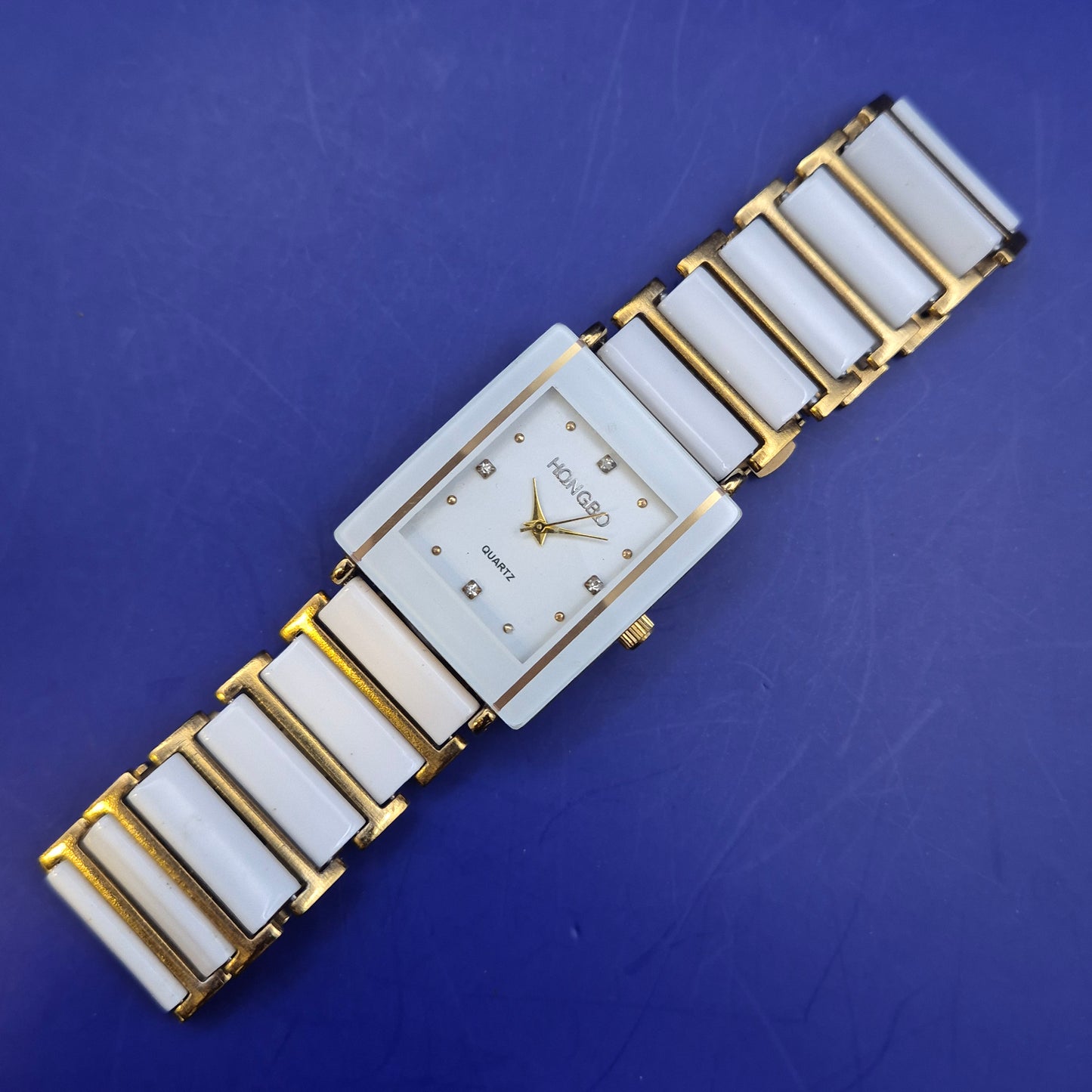 Elegante Hongbo Damen Uhr – Weißes Keramik Design mit Gold