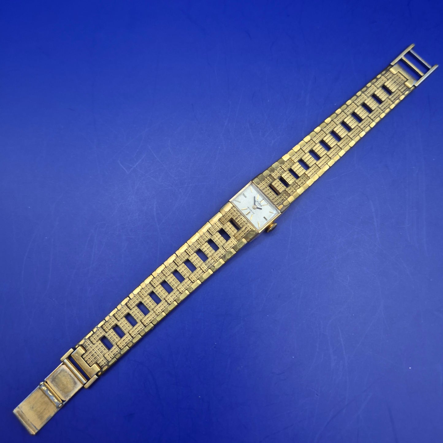 Klassische Montrial Damen Uhr – Edles Vintage-Design in Goldoptik