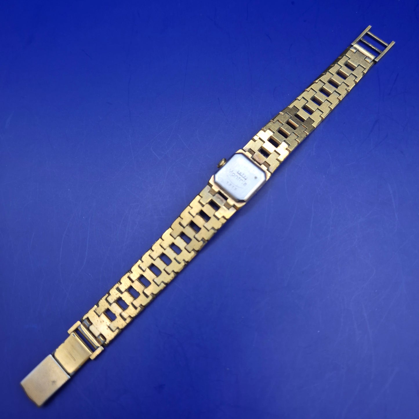 Klassische Montrial Damen Uhr – Edles Vintage-Design in Goldoptik