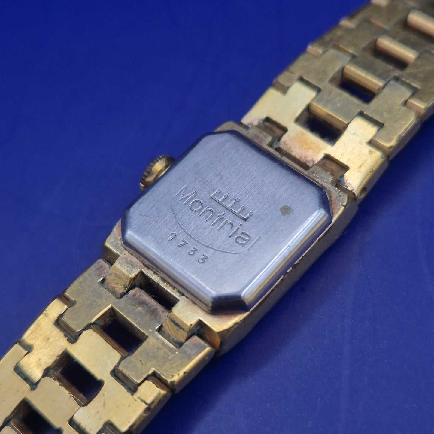 Klassische Montrial Damen Uhr – Edles Vintage-Design in Goldoptik