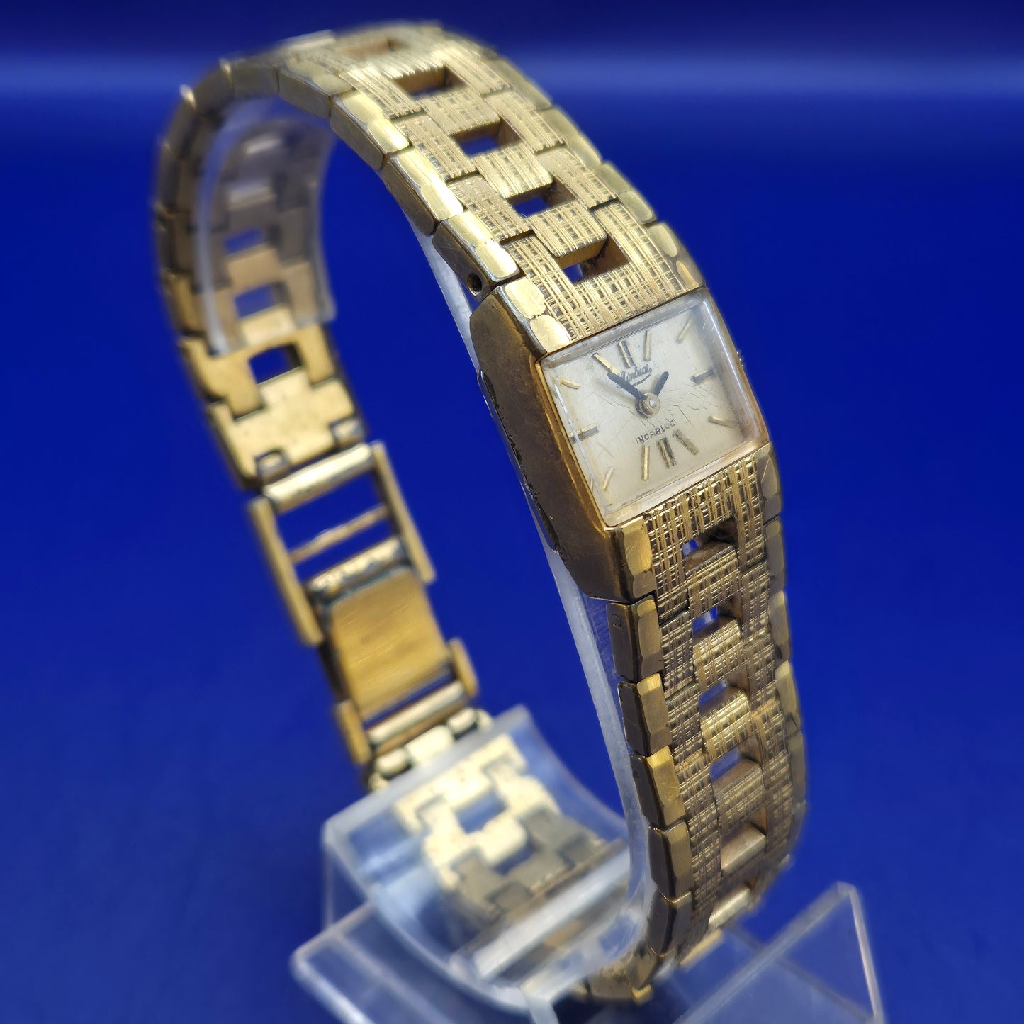 Klassische Montrial Damen Uhr – Edles Vintage-Design in Goldoptik