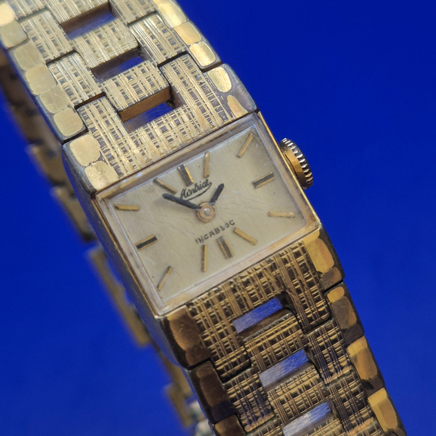 Klassische Montrial Damen Uhr – Edles Vintage-Design in Goldoptik