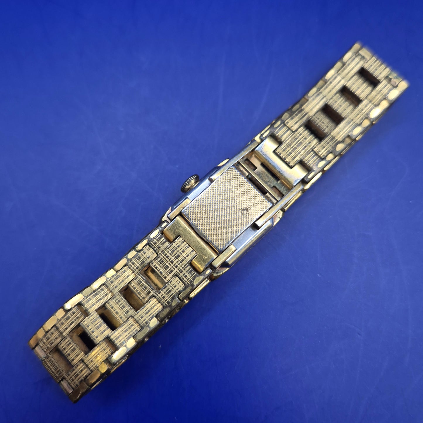Klassische Montrial Damen Uhr – Edles Vintage-Design in Goldoptik