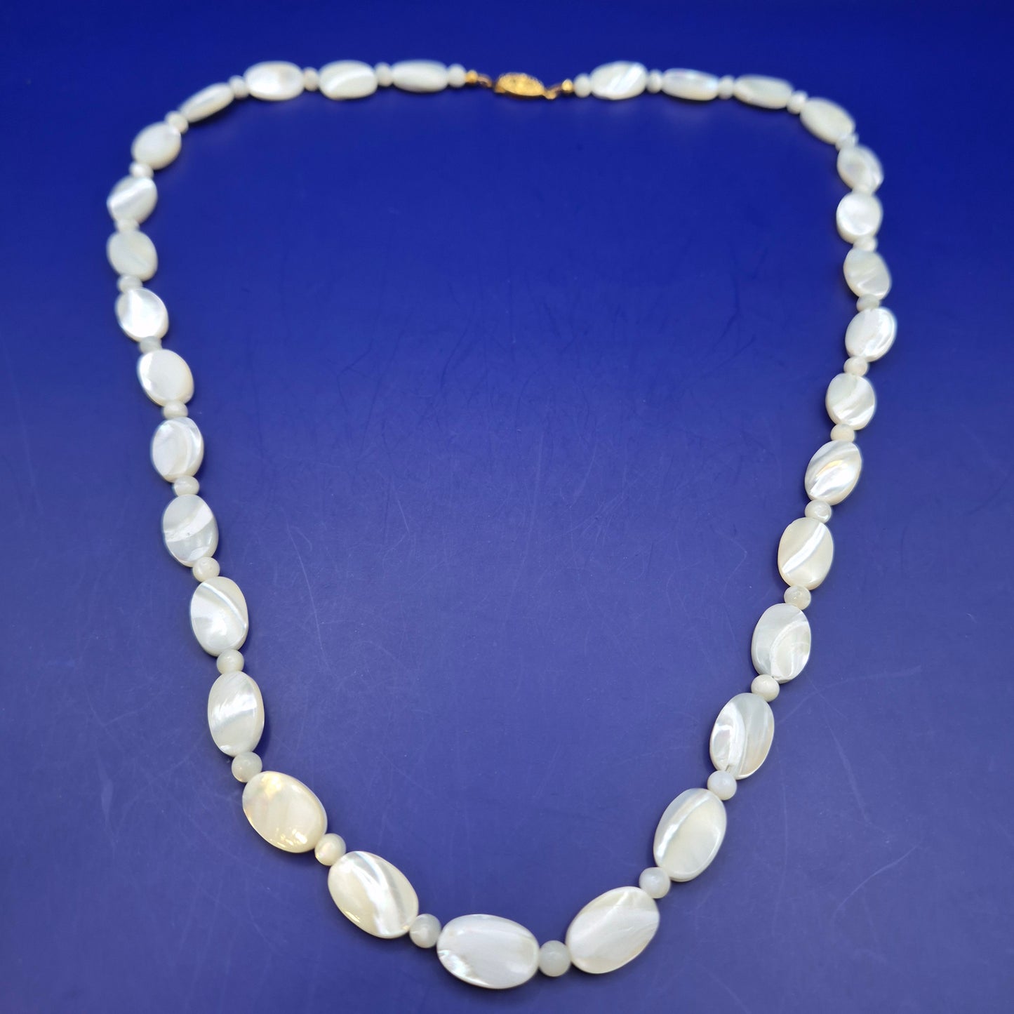 Edle Damen Perlmutt Kette – Elegante Perlmuttkette mit Goldverschluss
