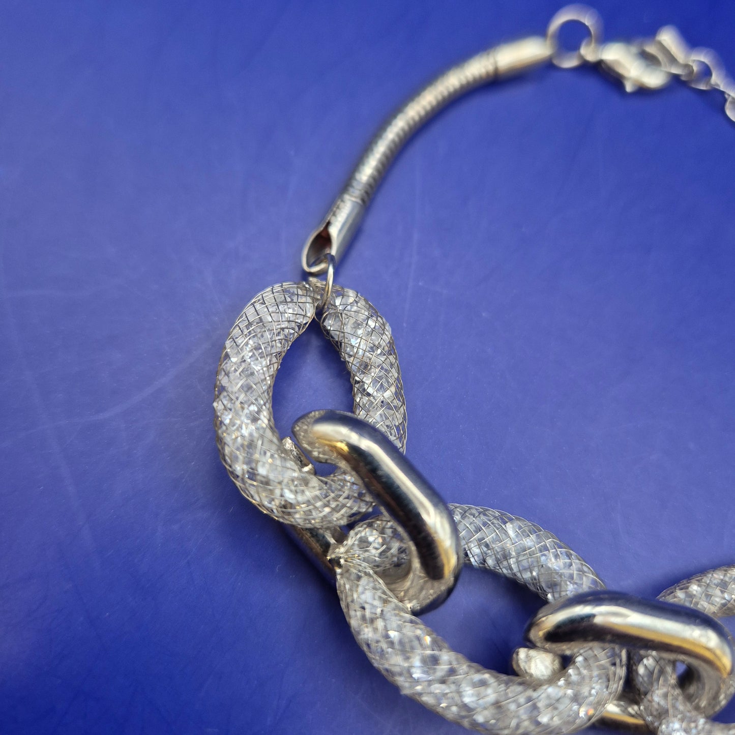 Elegantes Damen Armband in Silber-Optik mit Kristall-Gliedern
