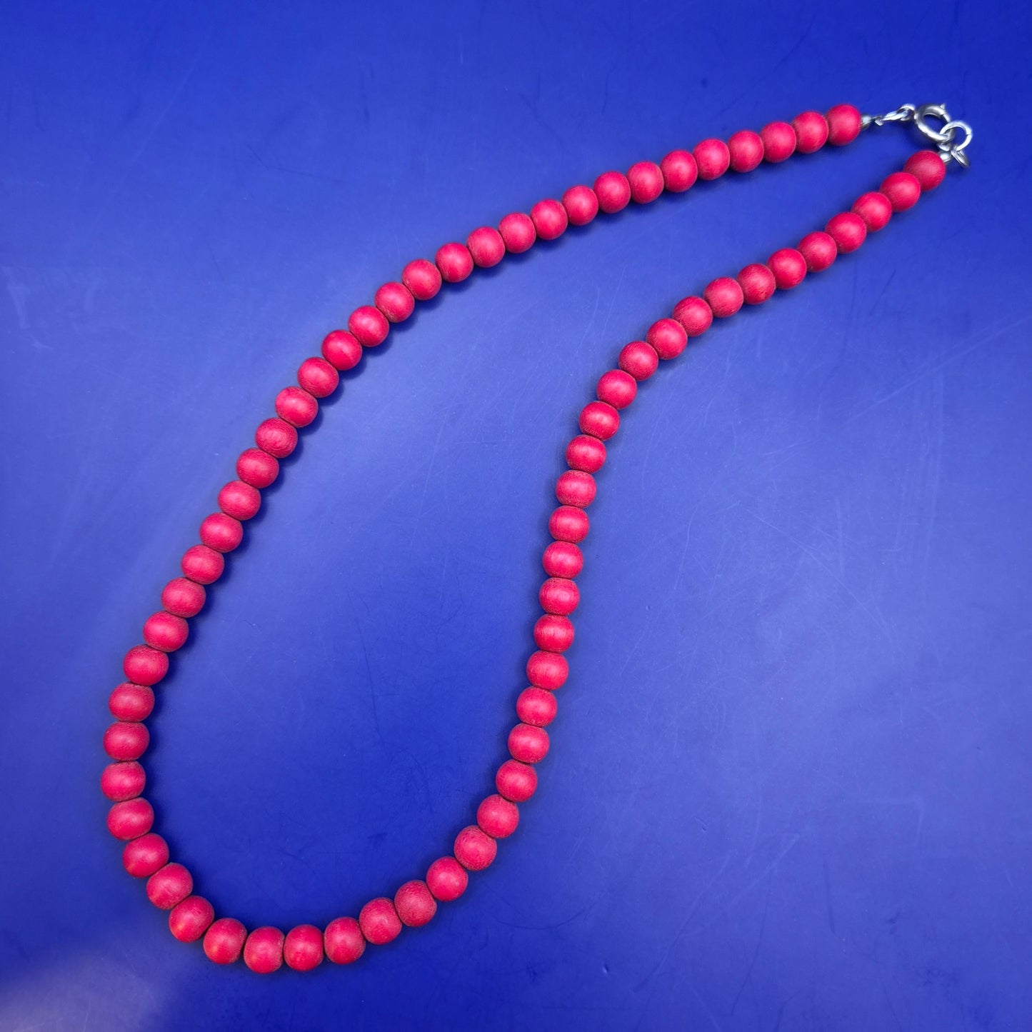 Moderne Rote Holzperlenkette – Eleganter Boho Look für Damen