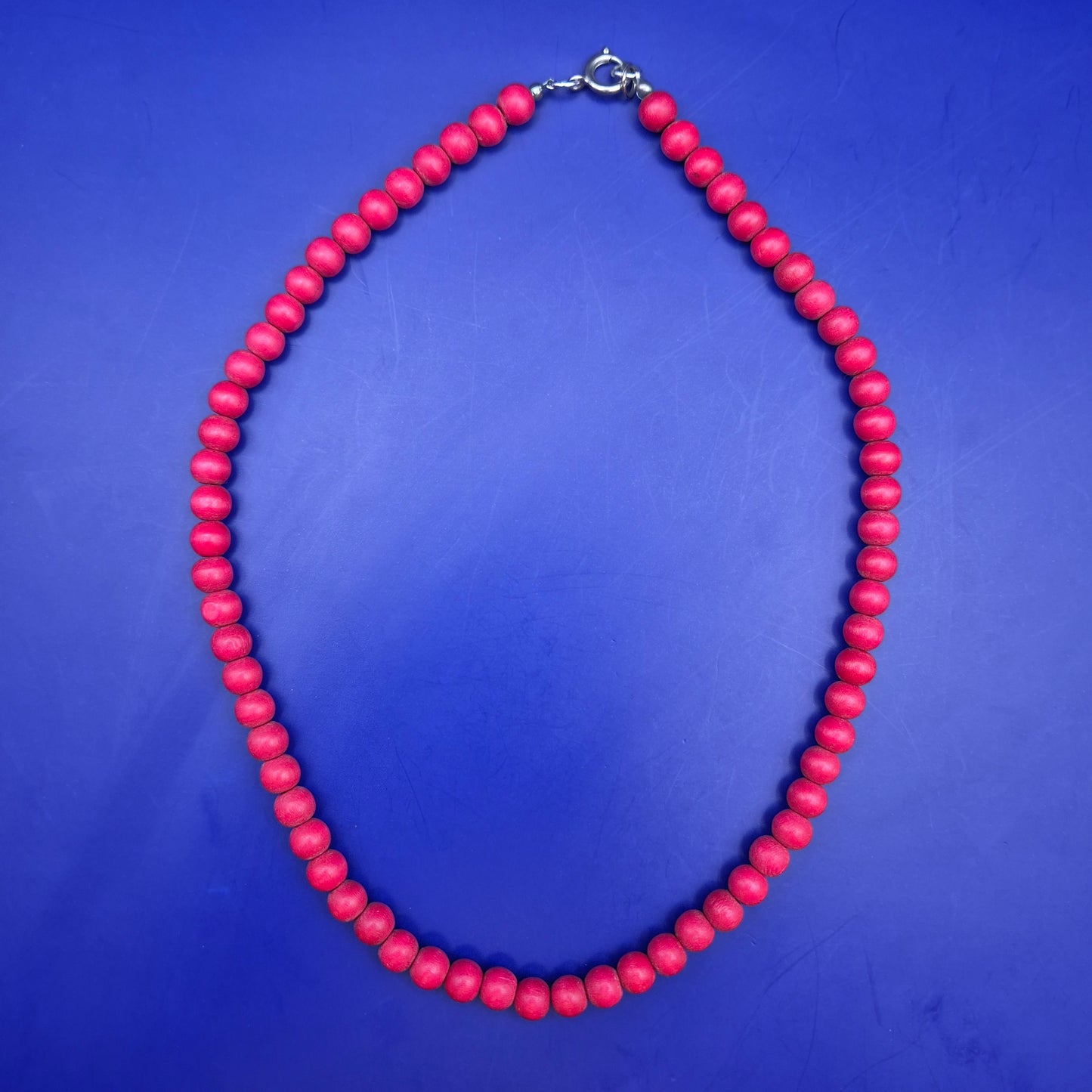 Moderne Rote Holzperlenkette – Eleganter Boho Look für Damen
