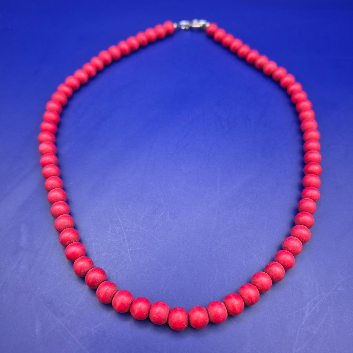 Moderne Rote Holzperlenkette – Eleganter Boho Look für Damen