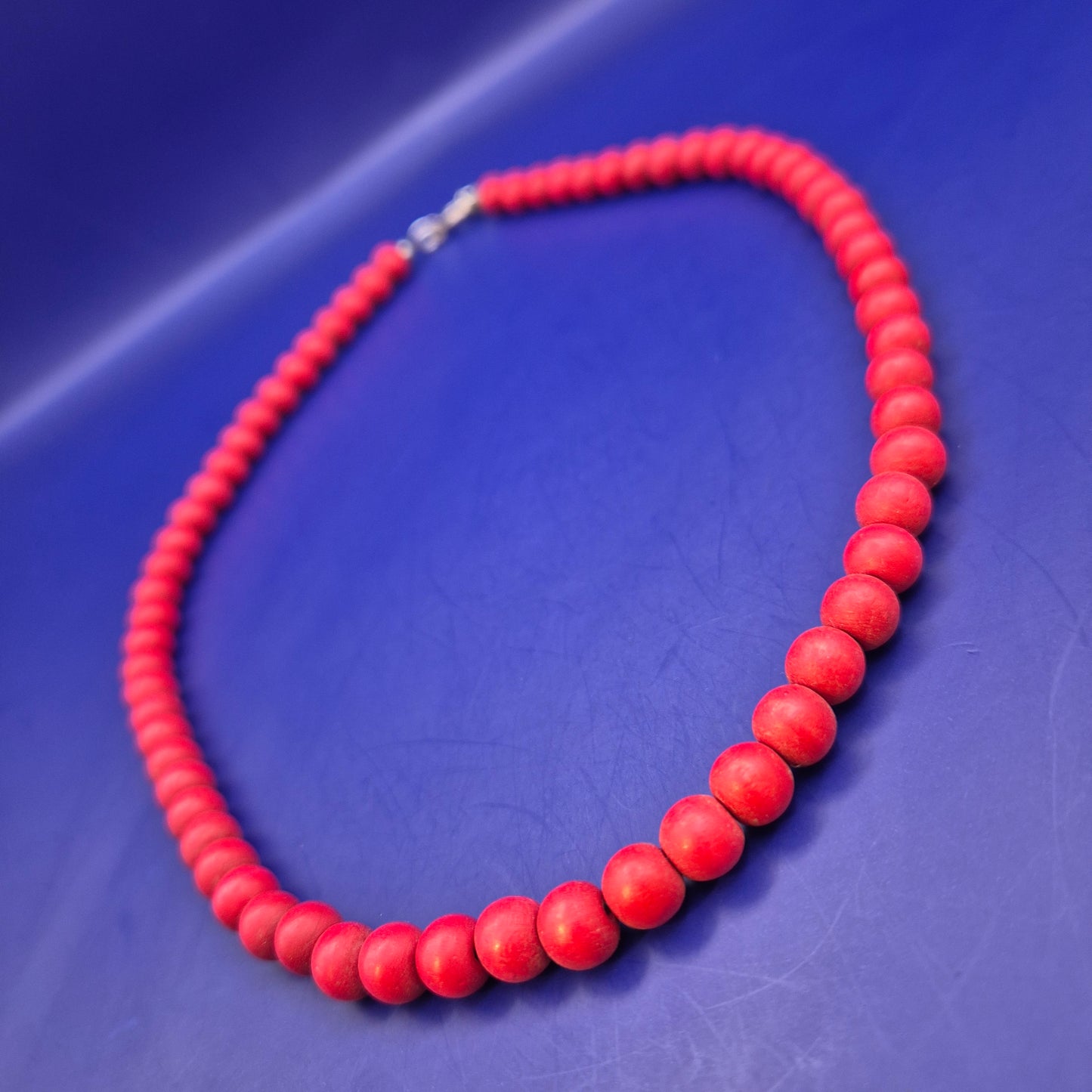 Moderne Rote Holzperlenkette – Eleganter Boho Look für Damen