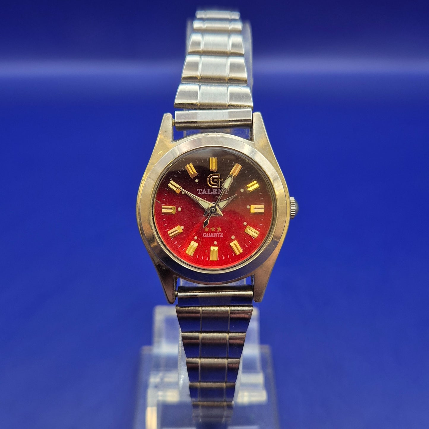 Stilvolle Talent Damen Uhr mit rotem Zifferblatt – Elegantes Design