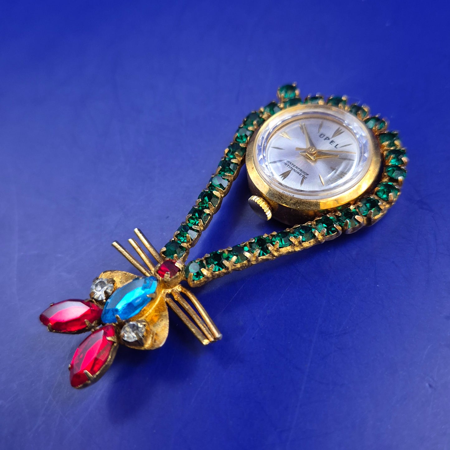Vintage Opel Damen Uhr – Stilvolle Brosche mit Strass