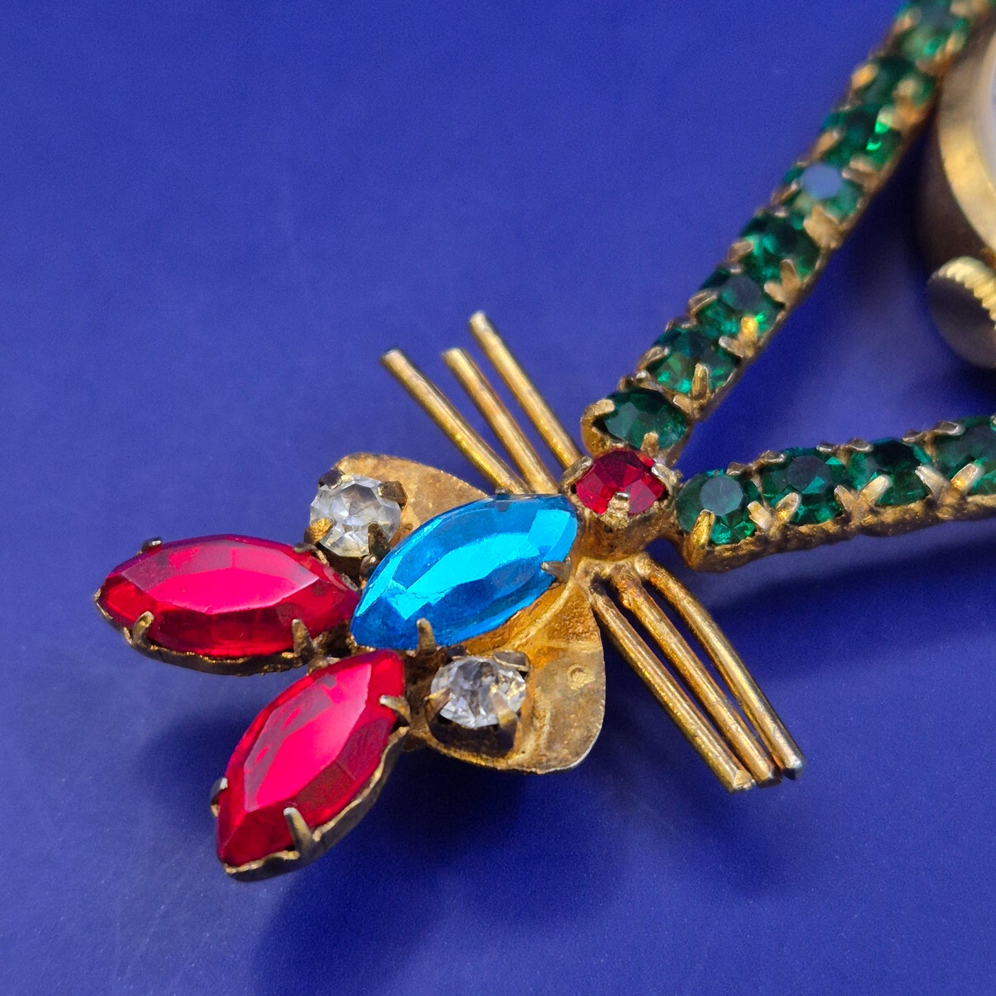 Vintage Opel Damen Uhr – Stilvolle Brosche mit Strass
