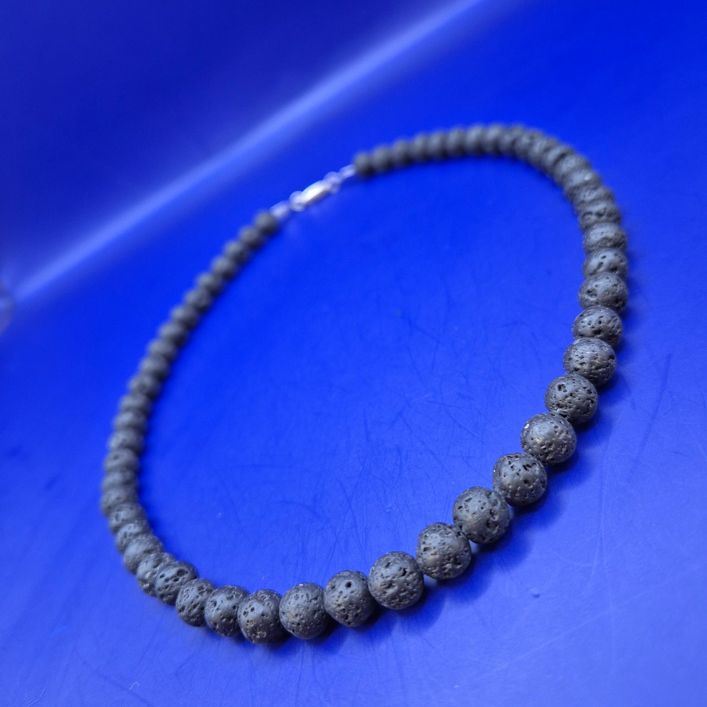 Naturstein Lavastein Perlen Kette mit Silberfarbenem Verschluss Herren Damen