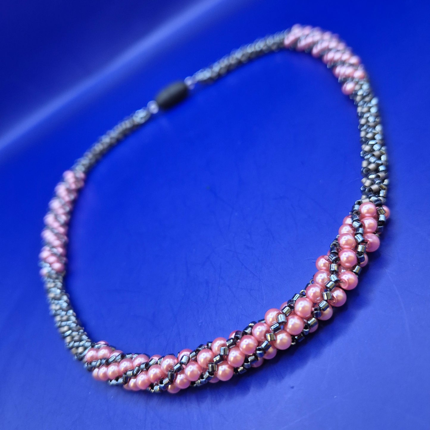 Perlen Kette geflochten Schwarz Pink Magnetverschluss Vintage