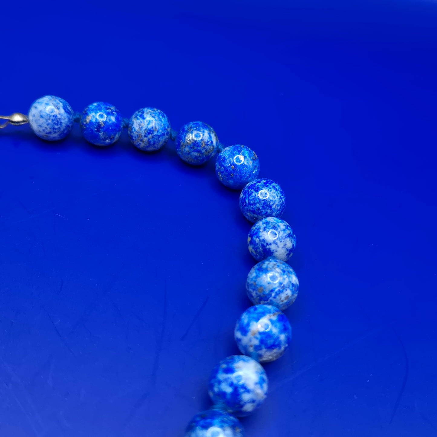 Vintage Damen Kette mit blauen Lapis Lazuli Perlen und Karabinerverschluss