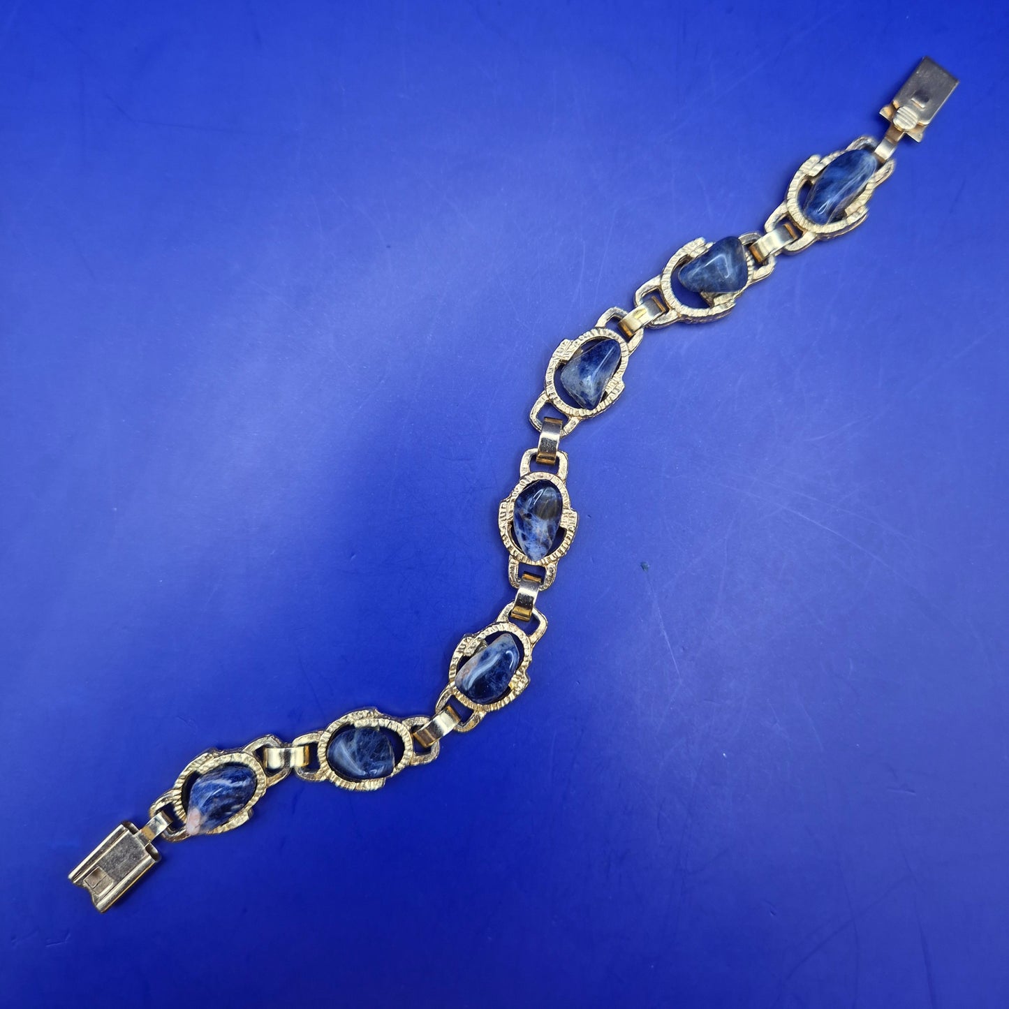 Vintage Armband mit Sodalith Steinen und Gold-Ton Fassung