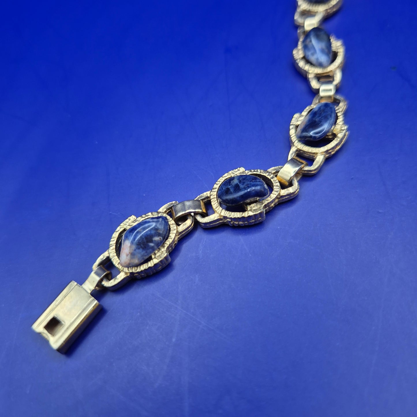 Vintage Armband mit Sodalith Steinen und Gold-Ton Fassung