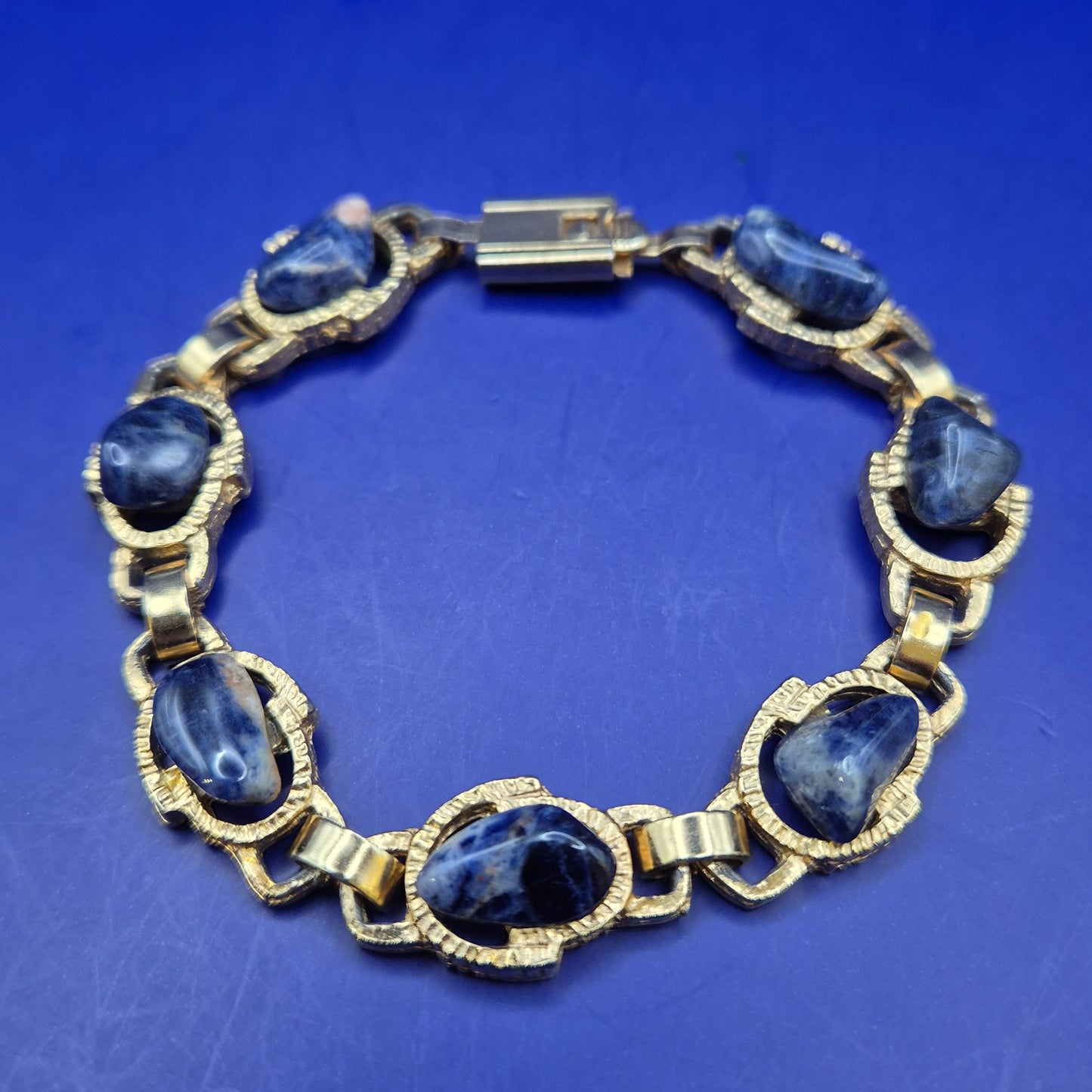 Vintage Armband mit Sodalith Steinen und Gold-Ton Fassung