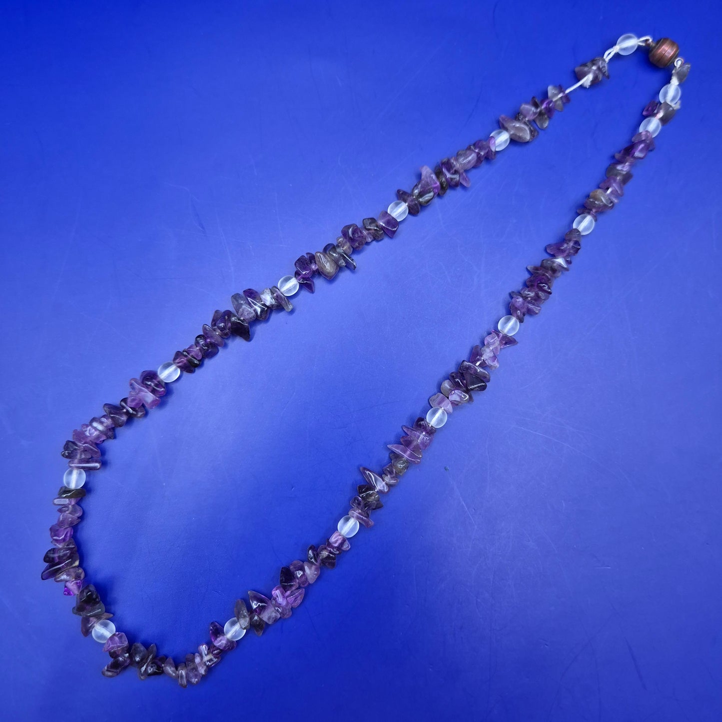 Vintage Kette aus Amethyst Splittern und Mondstein Glasperlen