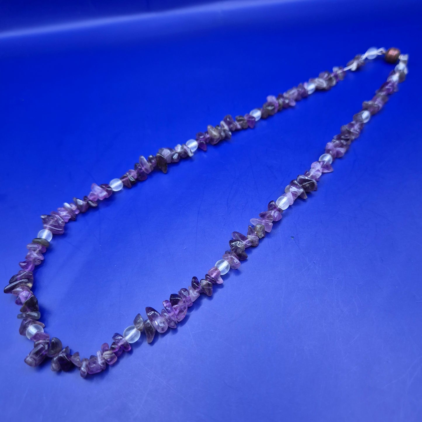 Vintage Kette aus Amethyst Splittern und Mondstein Glasperlen