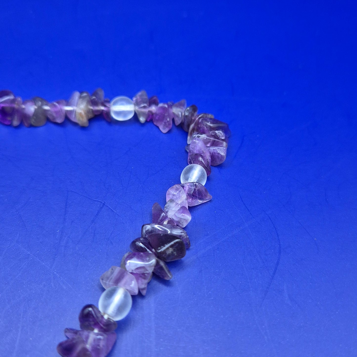Vintage Kette aus Amethyst Splittern und Mondstein Glasperlen
