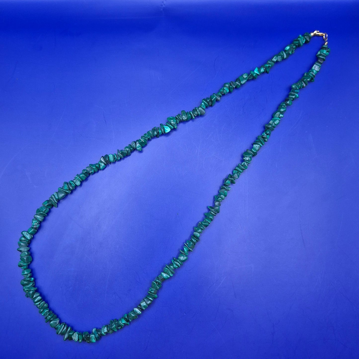 Grüne Stein Chip Kette Malachit Optik Collier Goldfarbener Verschluss Vintage