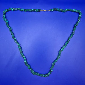Grüne Stein Chip Kette Malachit Optik Collier Goldfarbener Verschluss Vintage