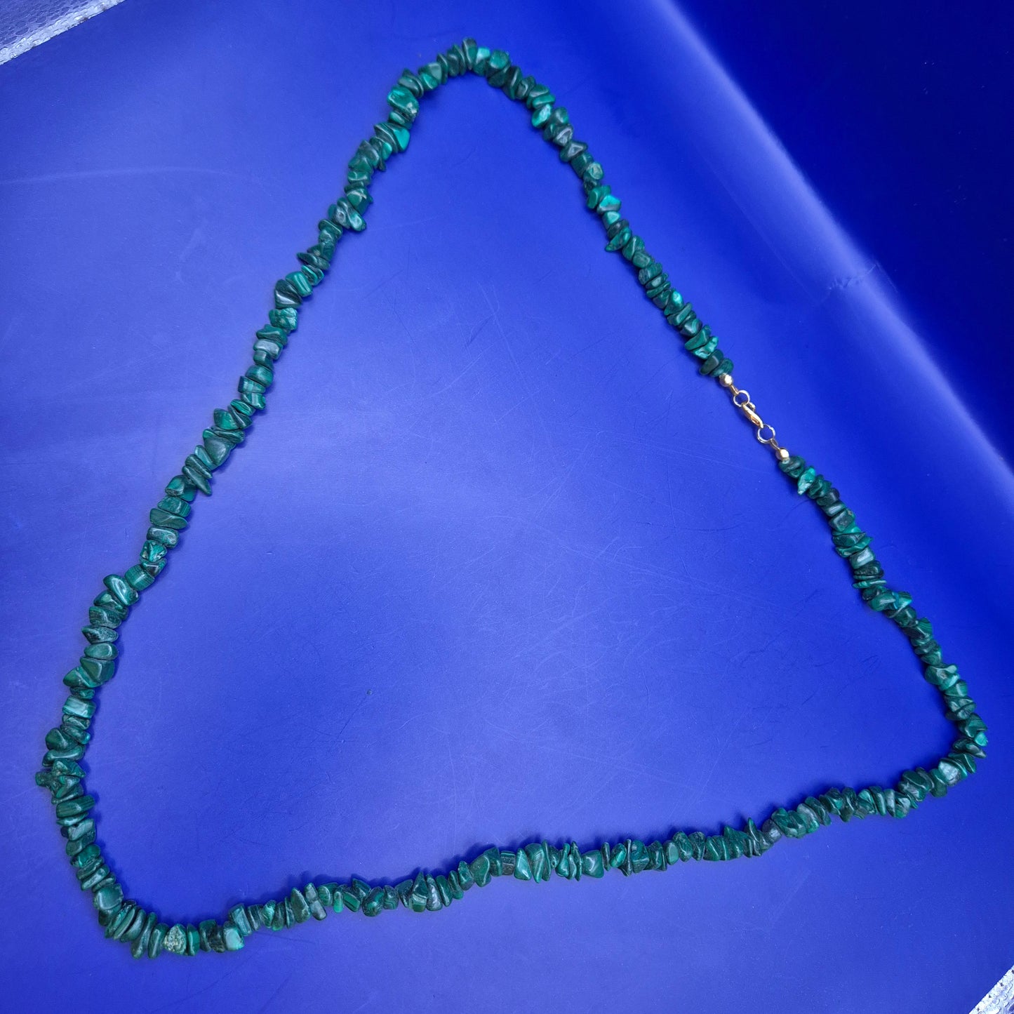 Grüne Stein Chip Kette Malachit Optik Collier Goldfarbener Verschluss Vintage