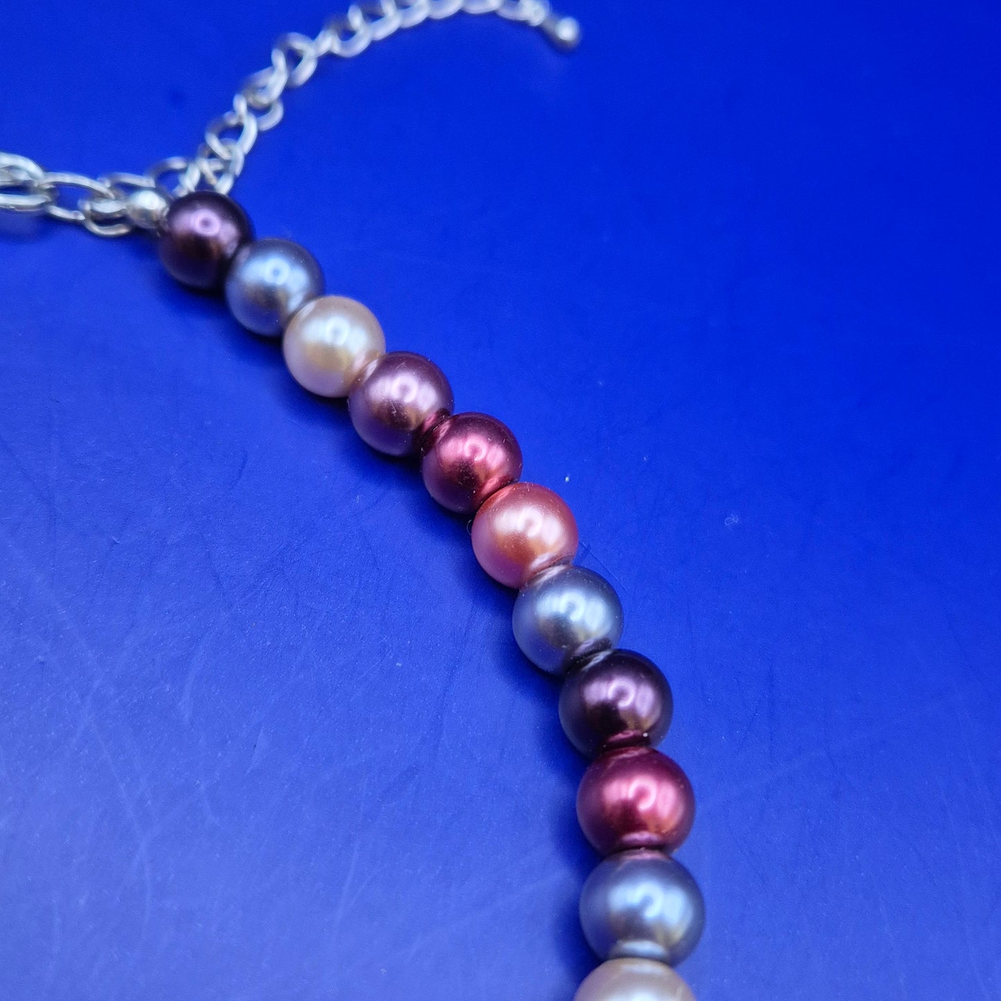 Halskette mit multicolor Süßwasserperlen und Karabinerverschluss