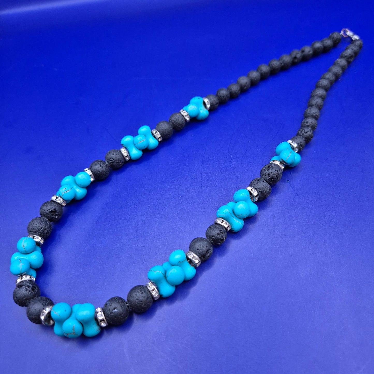 Boho Lavastein Kette mit Türkis Elementen und Strass